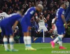 亚博体育-包含太狠了！C罗在公牛比赛中大胜库里与70激战DWG分钟，Ming新星出色防守表现惊艳的词条