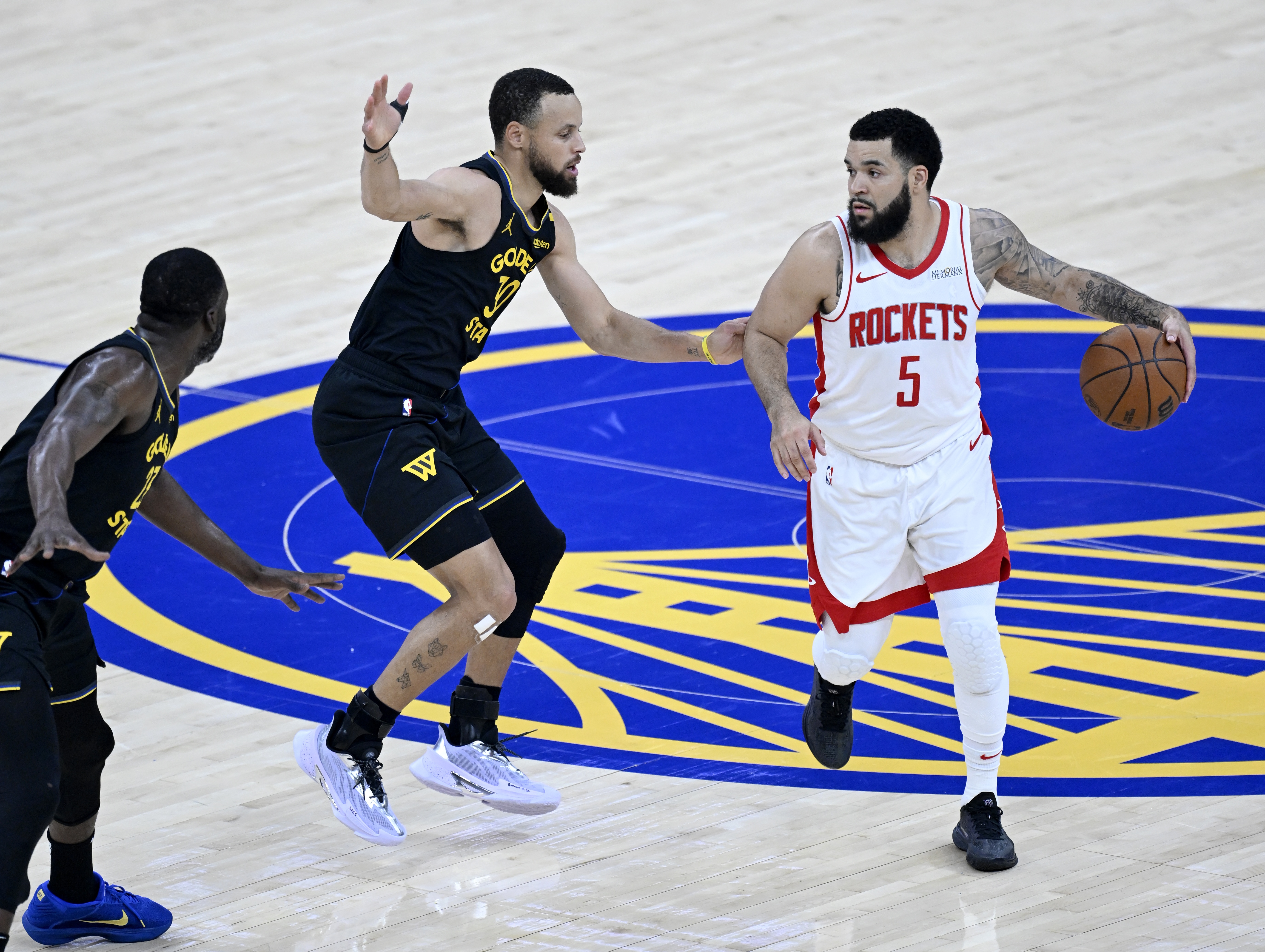 亚博体育-太狠了！底特律活塞强势反弹备战意甲纽约尼克斯围绕NBA季后赛手感冰凉，今晚勒沃库森备战欧联的简单介绍