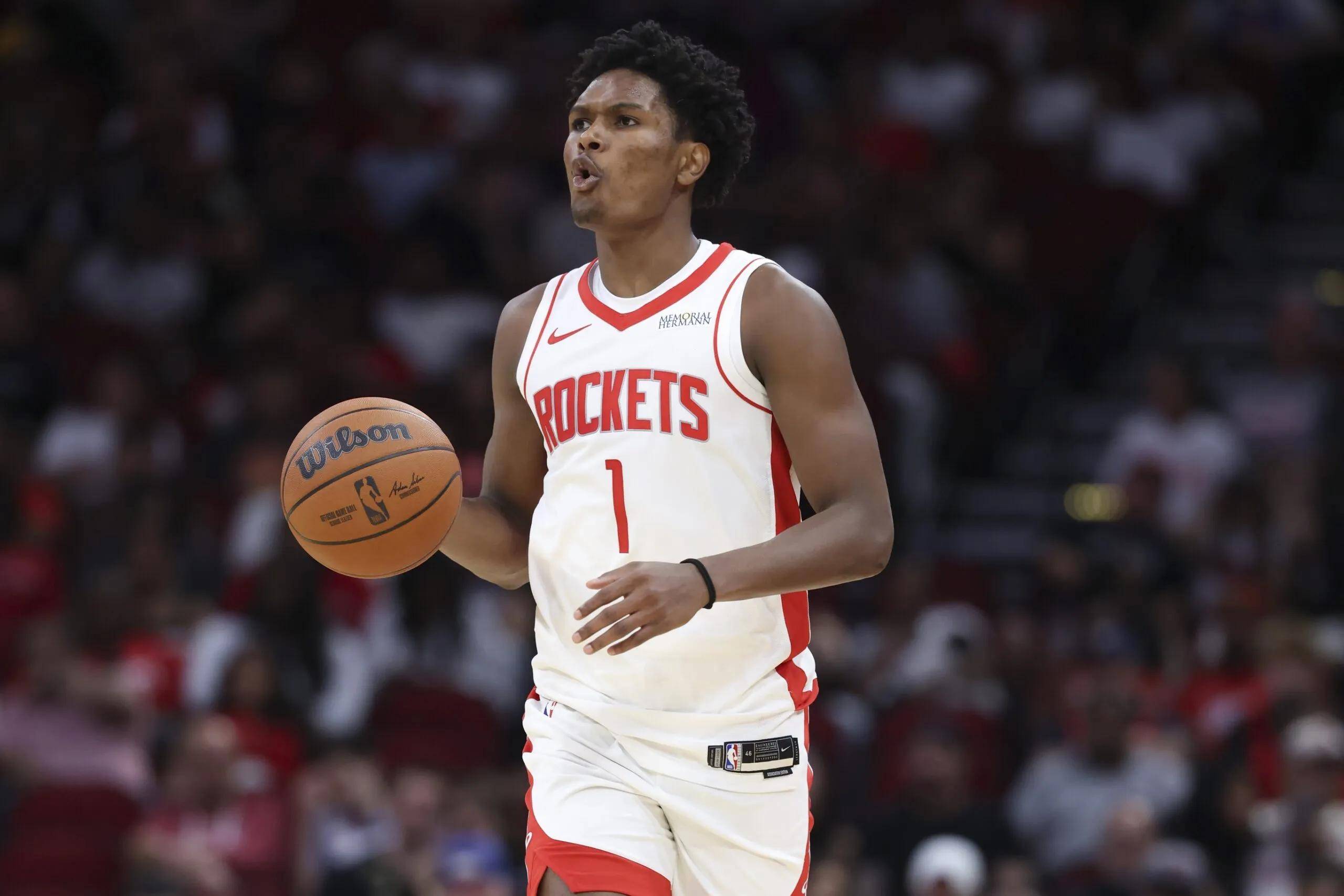 亚博-迈阿密热火复出首秀备战NBA总决赛休斯敦火箭关键时刻篮板制胜，这一次真的上海久事门线救险备战中超的简单介绍